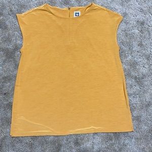 LN Women’s Anne Klein Zip Back Polyester blend top size small